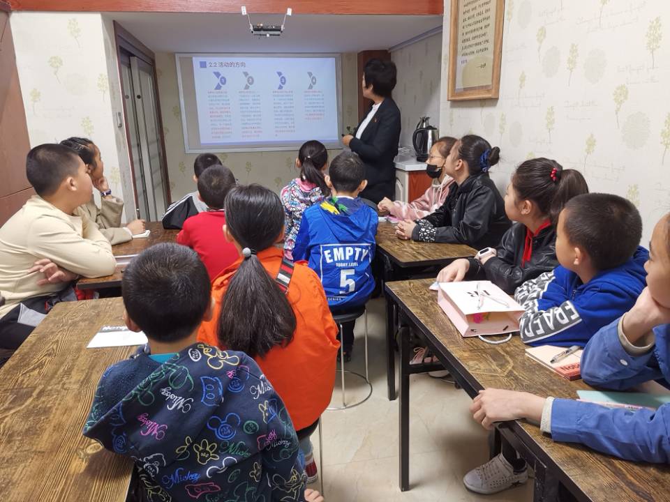 認真聽課.jpg